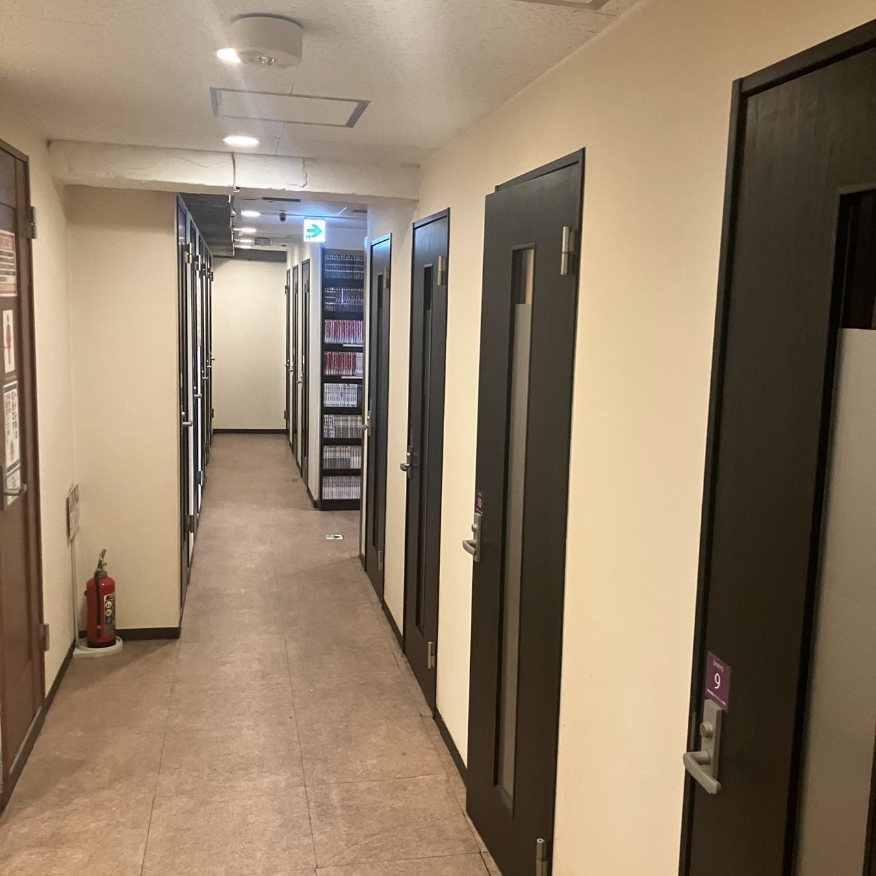【本八幡】【鍵付き個室】まんがランド本八幡店で、安心・快適なひととき