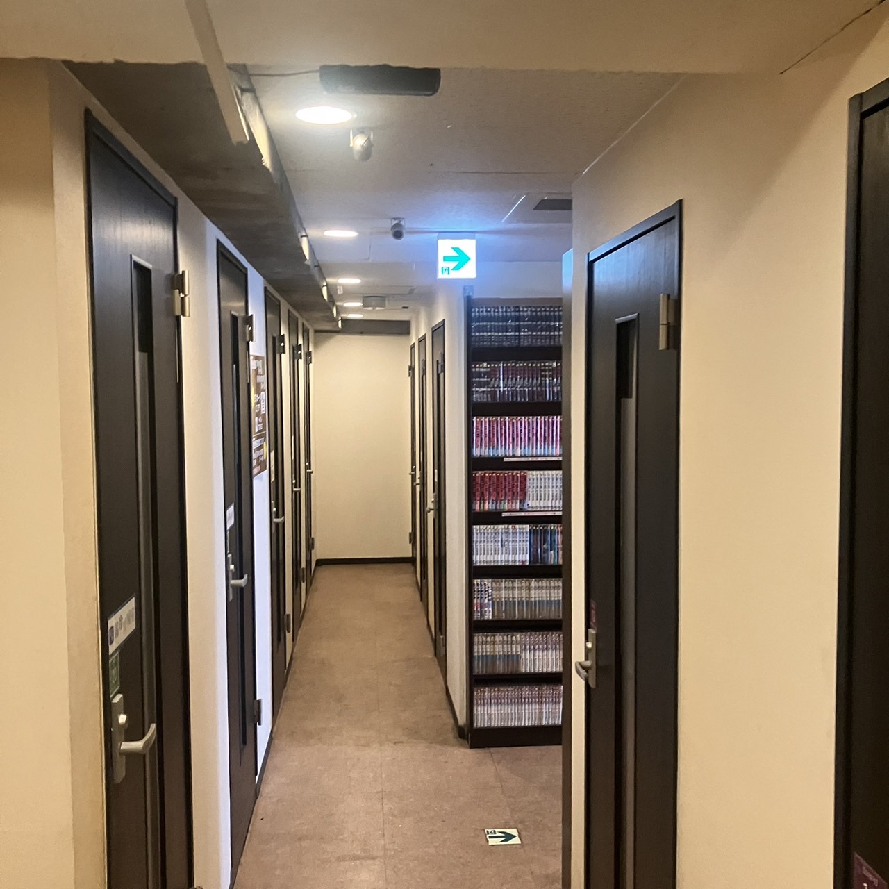 【本八幡】フラット席も選べる！長時間の作業に最適な完全個室